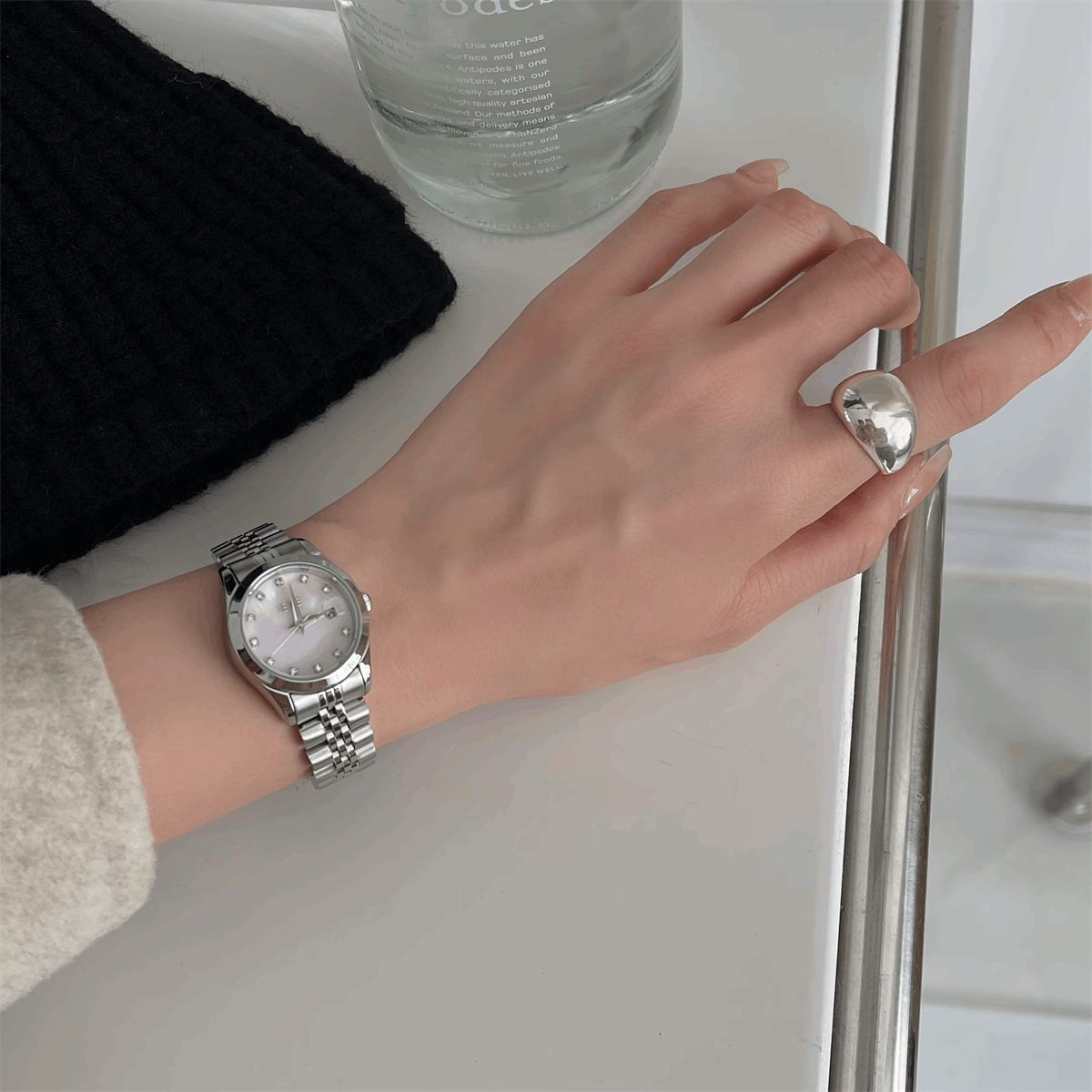 IEKE Evalina – Montre pour Femme Original, argentée au charme perlé